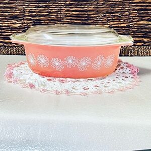 Vintage Pyrex Pink Daisy 043  1 1/2 Quart Oval Casserole Dish with Lid 1956-1962